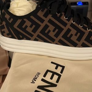 Fendi sneakers Final Price!
